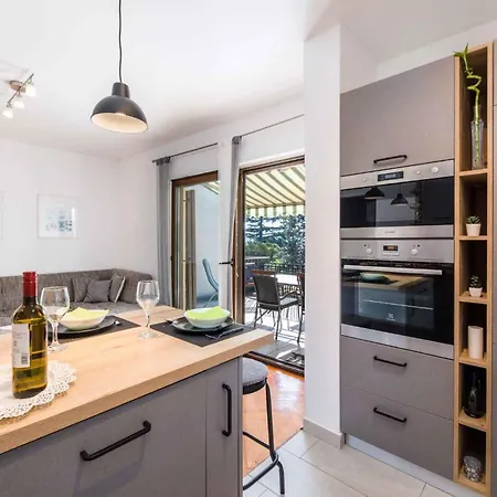 Apartmán In 39358 *